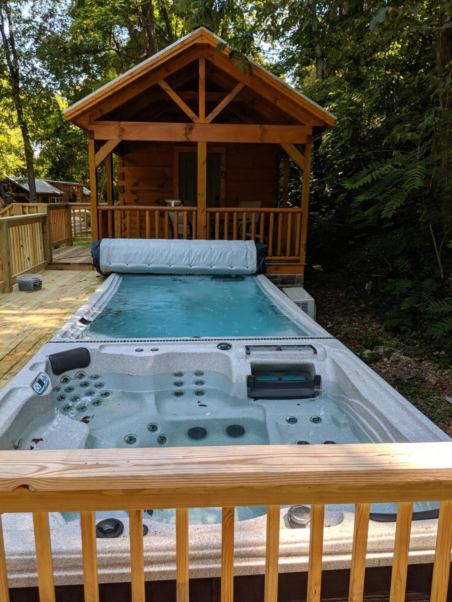 River Cabin Hot Tub & Swim Spa Near Downtown ชัททานูกา ภายนอก รูปภาพ